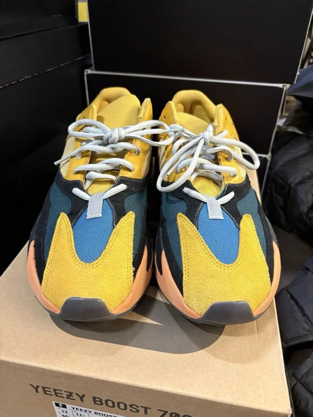 WORN Men’s Yeezy Boost 700 Sun GZ6984 Size 12 WITH BOX